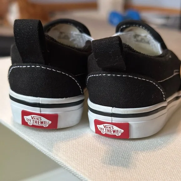 Vans Toddler Black Slip-On Shoes - Picture 4 of 7